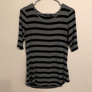 Black and gray, 3/4 sleeve top